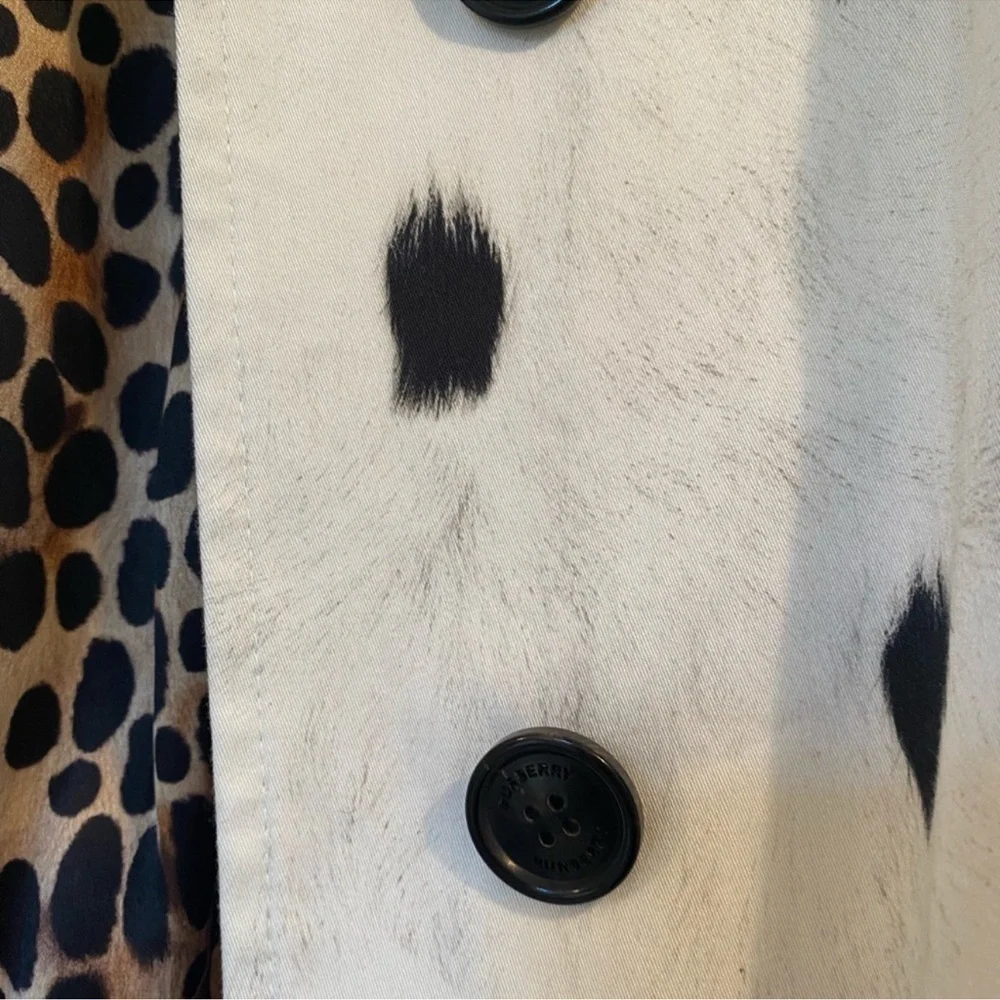 Burberry ANIMAL-PRINT COTTON-TWILL TRENCH COAT IN WHITE,BLACK,BROWN Size - Picture 13 of 16